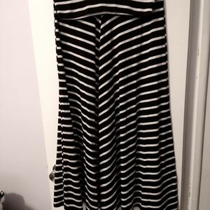 AB Studio maxi skirt, size Large